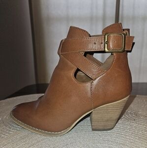 Reba Brown Ankle Boots with Peep-Toe and Block Heel